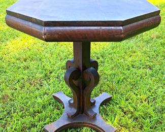 PEDESTAL TABLE