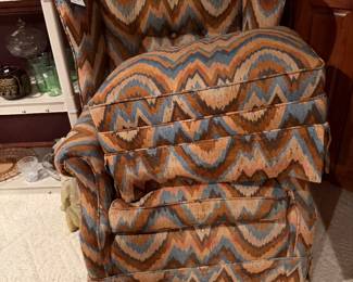 chair w/ottoman