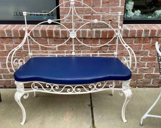 WHITE VICTORIAN BENCH