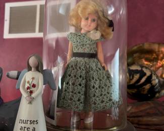 Two dozen or so vintage dolls 