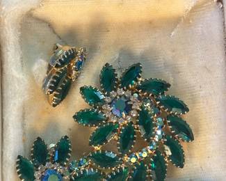 vintage rhinestone earring and brooch set