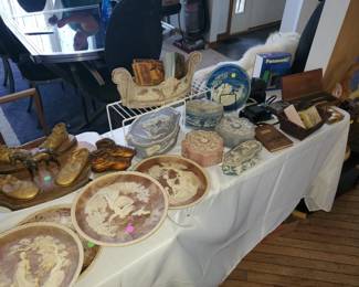 incolay boxes and plates