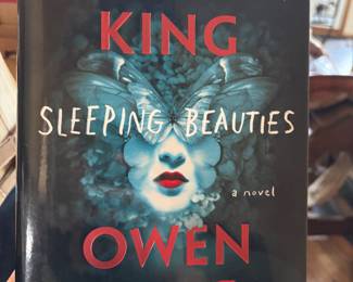 Stephen King sleeping beauties, signed by authors first edition