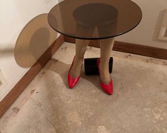 Cute leg table