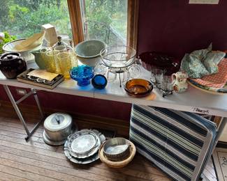 vintage glassware kitchen decos