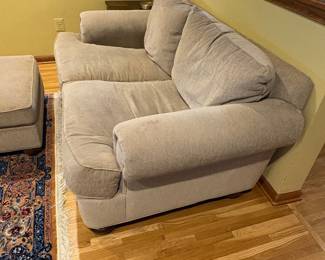 Thomasville Loveseat and Ottoman