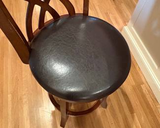 Cathedral Swivel Bar Stool with Lattice Back