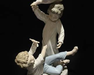 Nao by Lladro Pillow Fight Figurine #0281