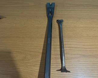 Craftsman Pry Bar and Cat's Paw Nail Puller