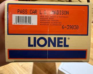 Lionel Madison Passenger Car 6-39030