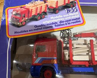 Siku 3812 DAF 95 Timber Truck with Garage