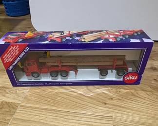 Siku Farmer Serie 3915 Wood Transporter