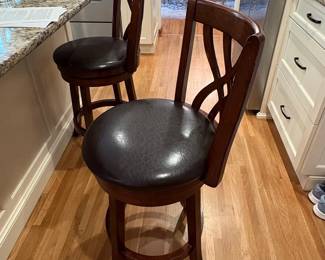 Cathedral Swivel Bar Stool with Lattice Back