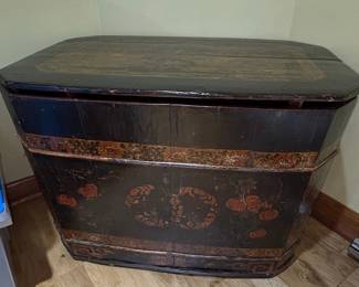 Antique Chinese Export Lacquer Storage Trunk
