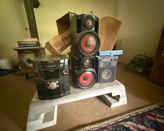 Panasonic SA-AK110 5-CD Stereo System with SB-AK110 Speakers