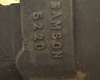 Heavy-duty bench vise - additional view