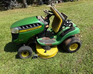 John Deere D120 riding mower