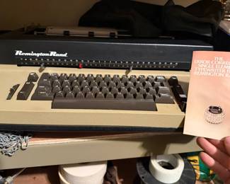 Remington Rand electronic correcting typewriter - additional view