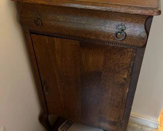 ES  music cabinet