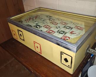 RARE VINTAGE 10 CENT "PLAY HAND" PINBALL POKER TRADE STIMULATOR 27.5" BY 17.5" X 9"