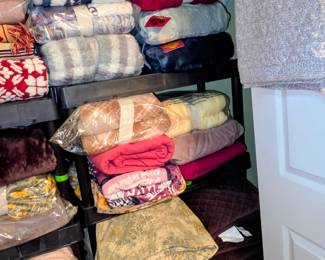 Blankets and throws (many new!)