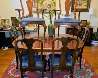 Dining table with 2 captain's chairs and 4 side chairs