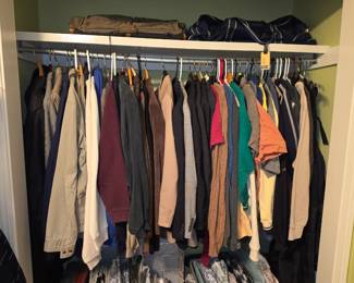 Men's clothing (jackets, sports coats, pants, shirts - Size M/L)
