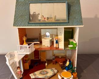 1981 Fisher Price Dollhouse