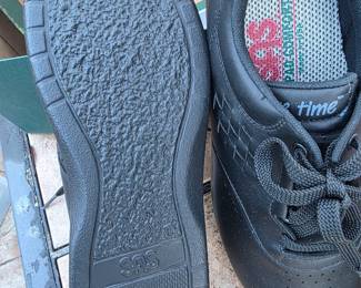 Many name brand shoes SAS, Sketchers and more
