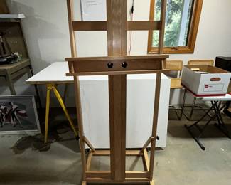 Art Alternatives wooden tabletop/studio easel