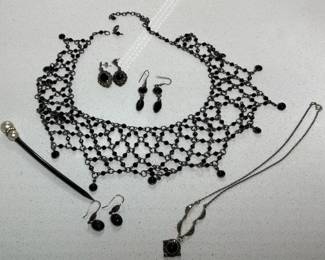 Black And Silver Color Fashion Jewelry