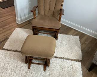 Wooden Rocking Chair Ottoman with Safavieh California Shag Rug