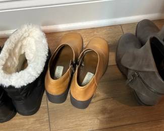 Ladies Size 6.5 Boots and Shoes Including Black Faux Fur Lined Boots, Tan Shoes and Gray Ankle Boot