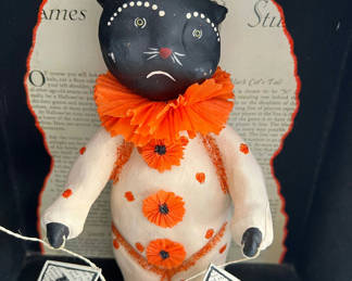 Lot 35: Halloween black-cat figurine in display case