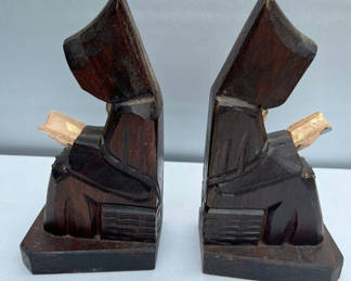 Lot 110: Pair of vintage bookends - wooden hooded monk figurines