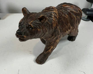 Lot 19: Carved wooden bear sculpture