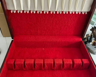 Lot 55: Silverware stainless set in wooden box