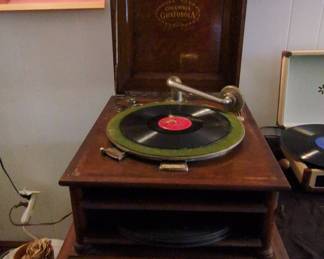 Columbia Grafonola Type D-2 Table Top Phonograph