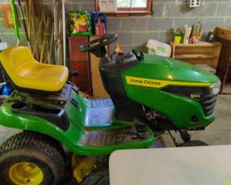John Deere S100 Riding Lawn Mower