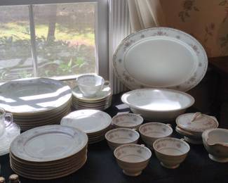 Noritake China Barton Pattern Dinnerware Set