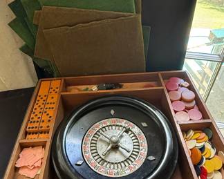 Vintage E.S. Lowe Roulette Gaming Set in Suitcase