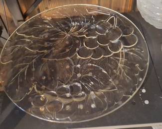 KIG Indonesia Clear Glass Grape and Leaf Pattern Plate
