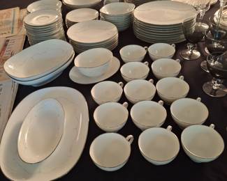 Noritake Whitebrook 6441 Dinnerware Set