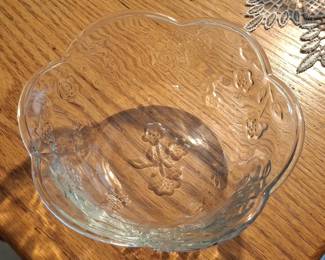 Anchor Hocking Savannah Clear Glass Bowl