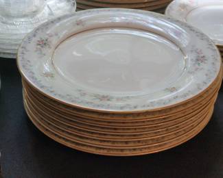 Noritake China Barton Pattern Dinnerware Set