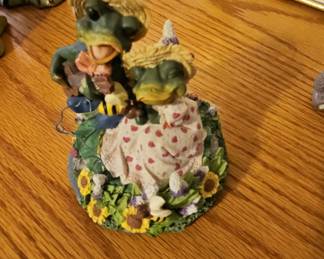 Happenin' Hoppers "Catch of the Day" Frog Figurine by Young's Inc.