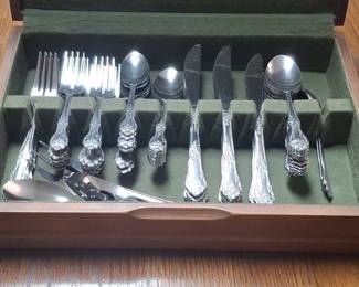 Vintage Floral Scroll Pattern Stainless Steel Flatware Set
