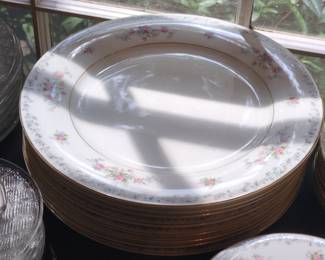 Noritake China Barton Pattern Dinnerware Set