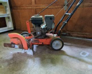 Powermate 3.1 ft-lbs 9 Inch Blade Gas Edger