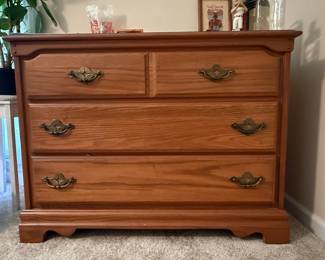 Ethan Allen Heirloom Nutmeg Maple Colonial Early American Double Dresser